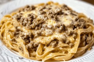 Creamy Cheesy Garlic Butter Linguine with Savory Beef image