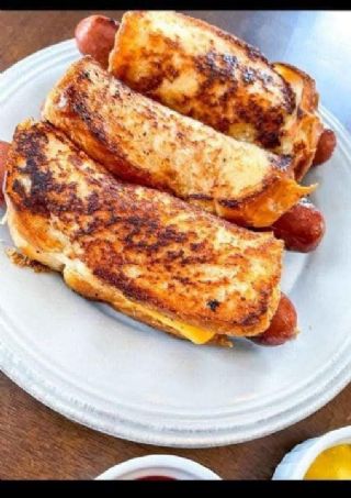 Grilled Cheese Hot Dogs image