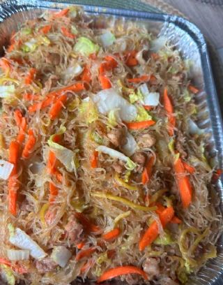 Filipino's pansit (stir-fry noodles) recipe image