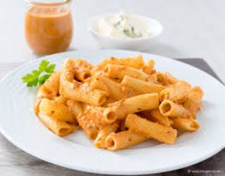 Lynn's Spicy Tomato Pasta image