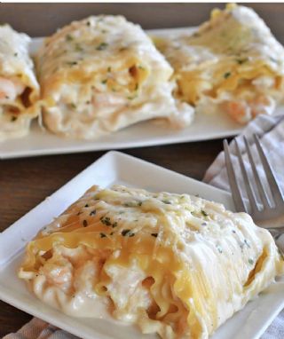 Grandma Helens Shrimp Rolls image
