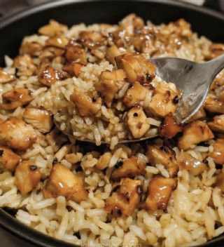 Honey, barbecue chicken and rice image